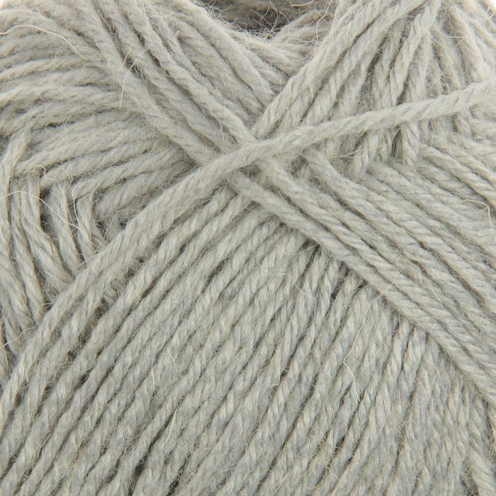 Пряжа "Семейная" 40% шерсть, 60% акрил 300м/100гр (08-Св.Серый)