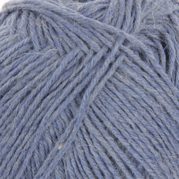 Пряжа "Семейная" 40% шерсть, 60% акрил 300м/100гр (611-Сапфир)