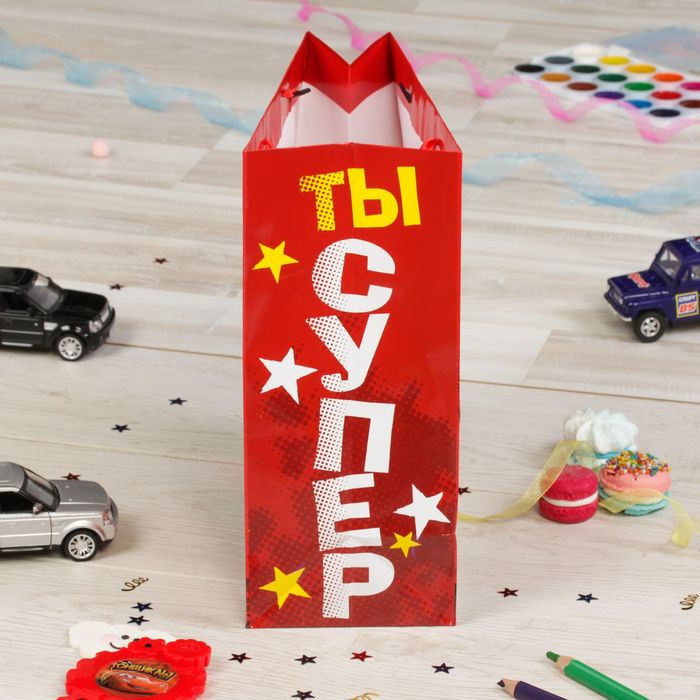 Пакет ламинированный вертикальный "Лучшему из лучших", Тачки, 23 х 27 х 11.5 см