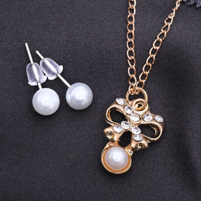 Гарнитур 2 предмета: серьги, кулон "Бантик", цвет белый в золоте, 43см