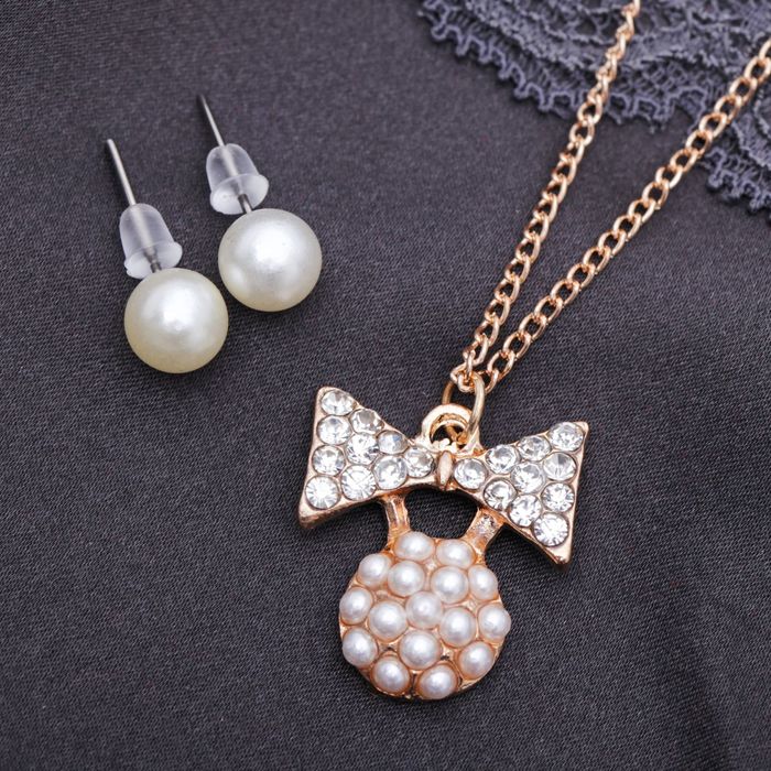 Гарнитур 2 предмета: серьги, кулон "Бантик" с кругом, цвет белый в золоте, 43см