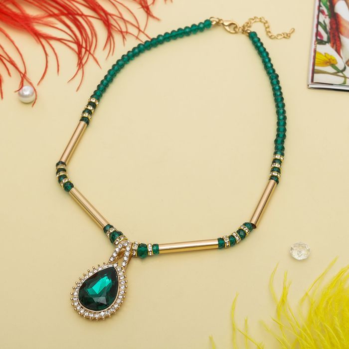 Кулон на декоративной основе "Капля", цвет зелёно-золотой, 40см