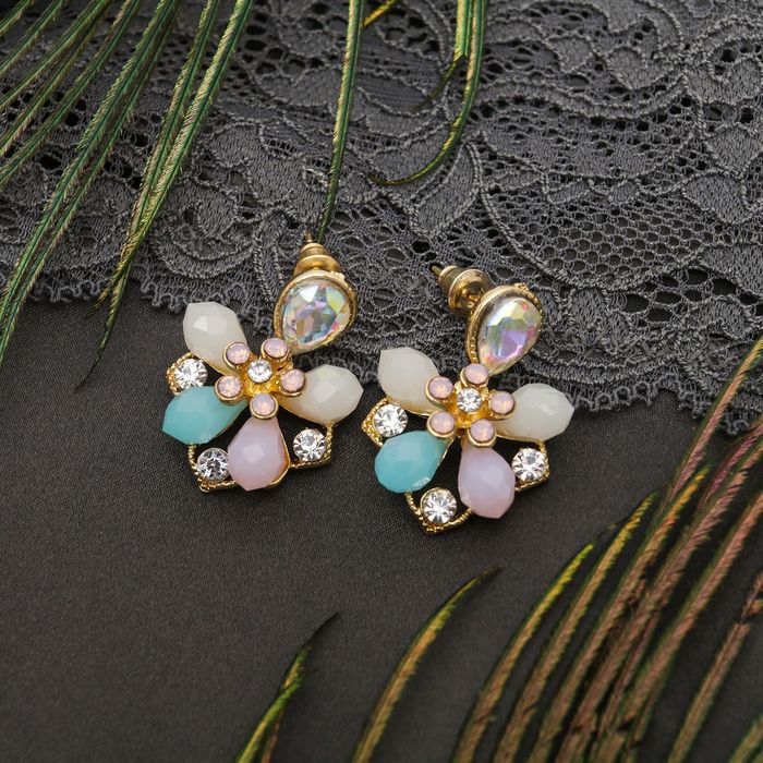 Серьги со стразами "Цветение" нежность, цветные в золоте