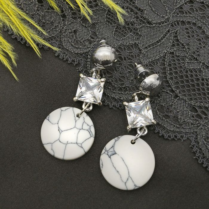 Серьги "Круг" под кахолонг, цвет белый в серебре