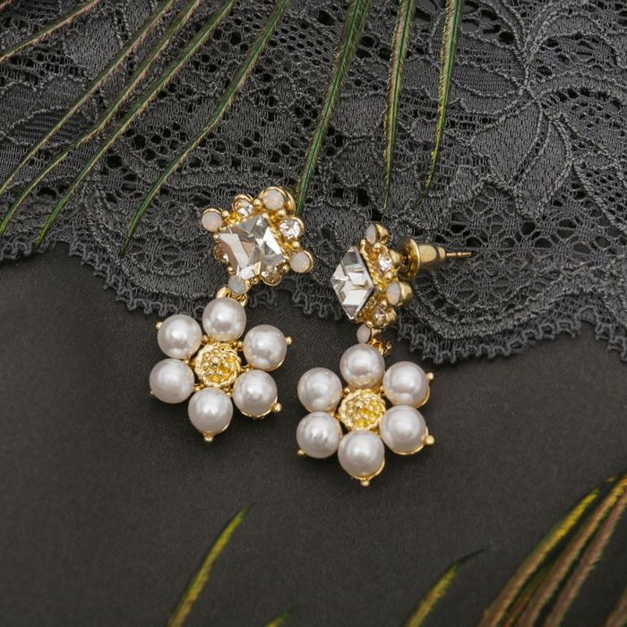 Серьги с жемчугом "Цветы" капля, цвет белый в золоте