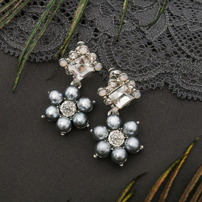 Серьги с жемчугом "Цветы" капля, цвет серо-белый в серебре