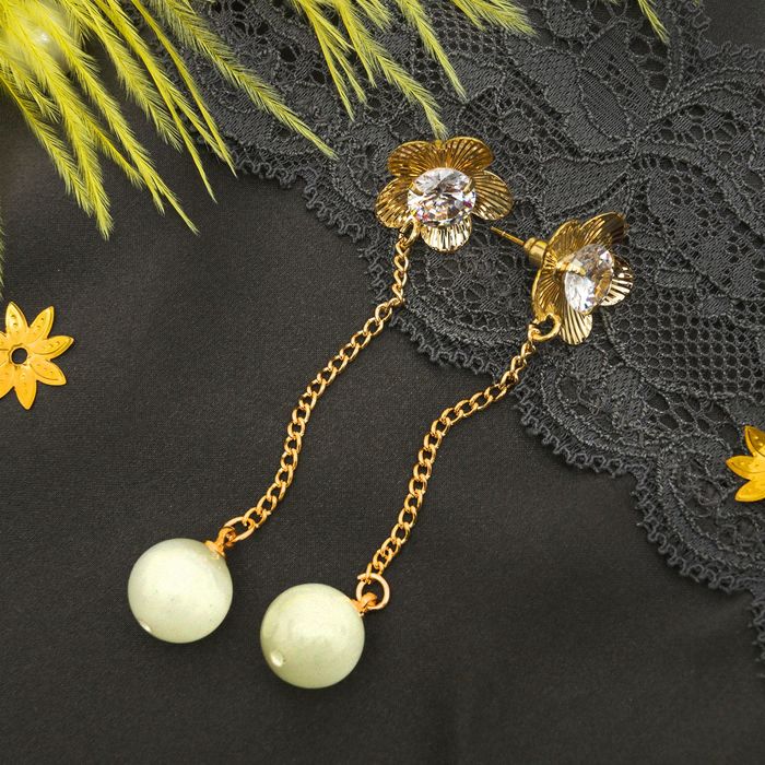 Серьги "Бусина" на цепочке, цветок, цвет белый в золоте