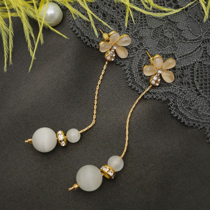 Серьги "Бусина" на цепочке двойная, цветок, цвет белый в золоте