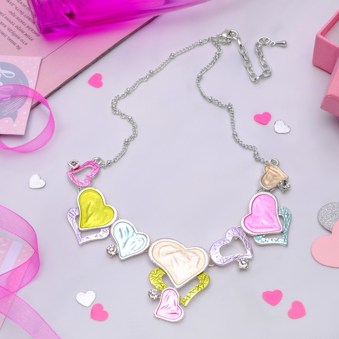 Колье "Нежная эмаль" сердечки, цветное в серебре матовом