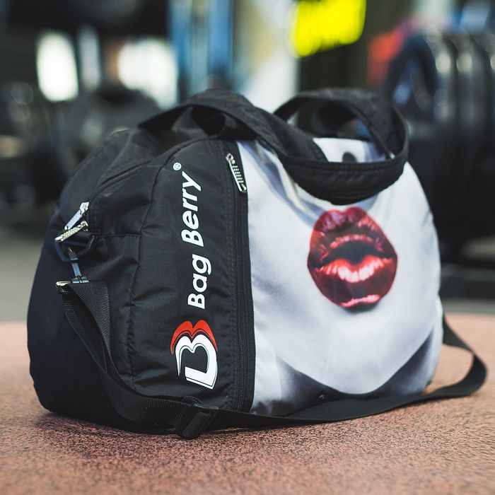 Сумка спортивная "Губы", отдел на молнии, наружный карман, регулируемый ремень
