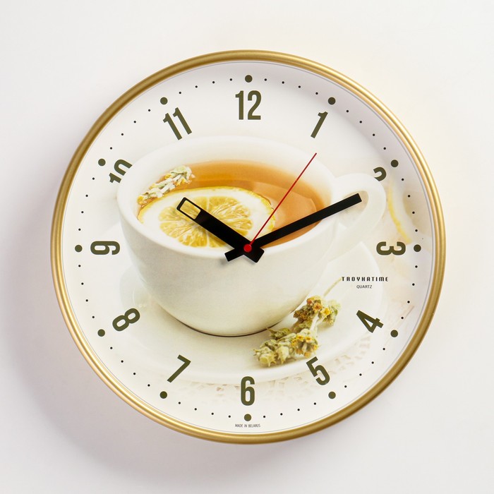 фото Часы настенные круглые "чай с лимоном", золотистый обод, 30х30 см микс тройка