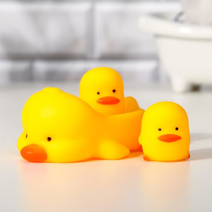 Набор для игры в ванне «Цыплята»: мыльница, игрушки 2 шт.