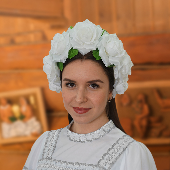 Кокошник "Розы", цвет белый