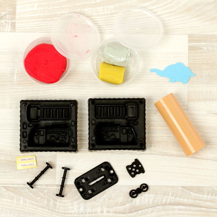 Набор массы для лепки "Пожарная машина", 1 х 50 г + 2 х 15 г