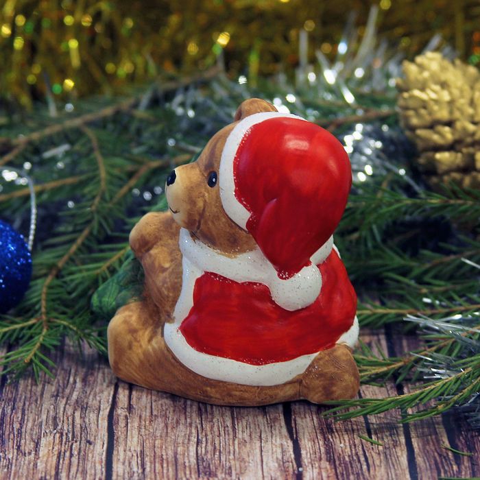 Сувенир керамика "Мишка в костюме деда мороза с ёлочкой" 7,5х8,5х6,2 см