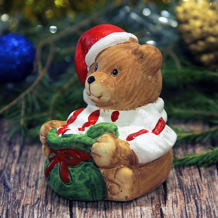 Сувенир керамика "Мишка в шарфике и колпаке с мешком подарков" 8х7,5х6,5 см