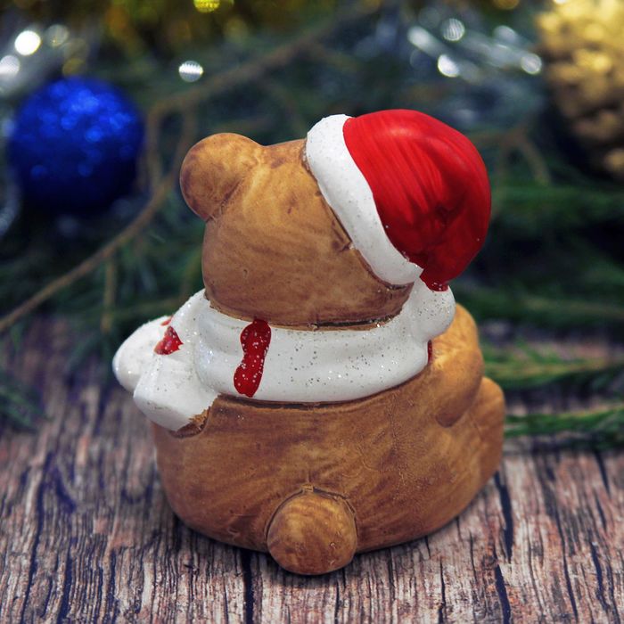 Сувенир керамика "Мишка в шарфике и колпаке с мешком подарков" 8х7,5х6,5 см