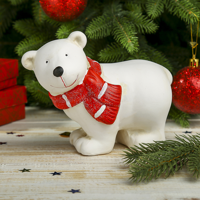 Сувенир керамика "Белый мишка в красном шарфе" 12,7х15х7 см