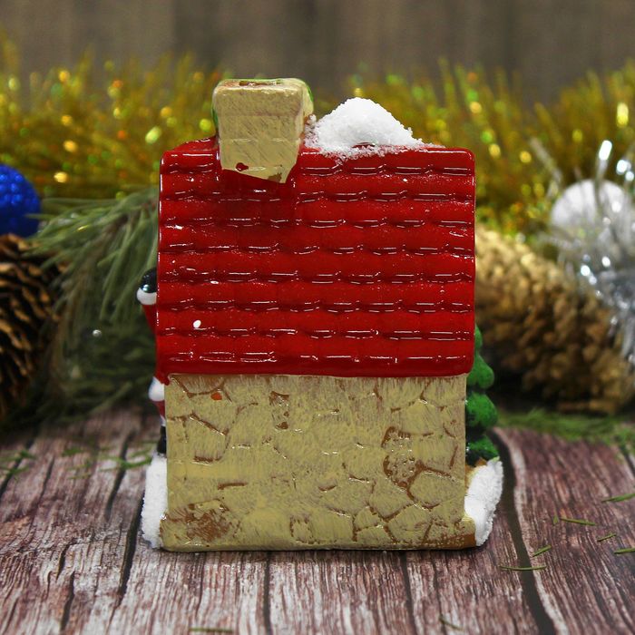 Сувенир керамика свет"Дед Мороз и снеговичок у домика с красной черепицей"МИКС 11х8,8х6,5см