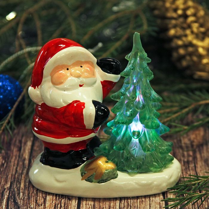 Сувенир керамика световой "Дед Мороз у ёлочки" 8,5х8,3х5,5 см