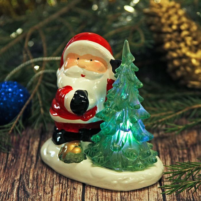 Сувенир керамика световой "Дед Мороз у ёлочки" 8,5х8,3х5,5 см