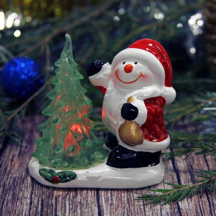 Сувенир керамика световой "Снеговичок с колокольчиком у ёлки" 8,5х8х5,5 см