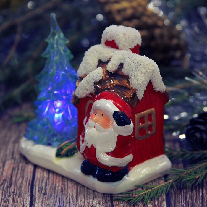 Сувенир керамика световой "Дед Мороз у домика" 8,5х9,3х5,3 см