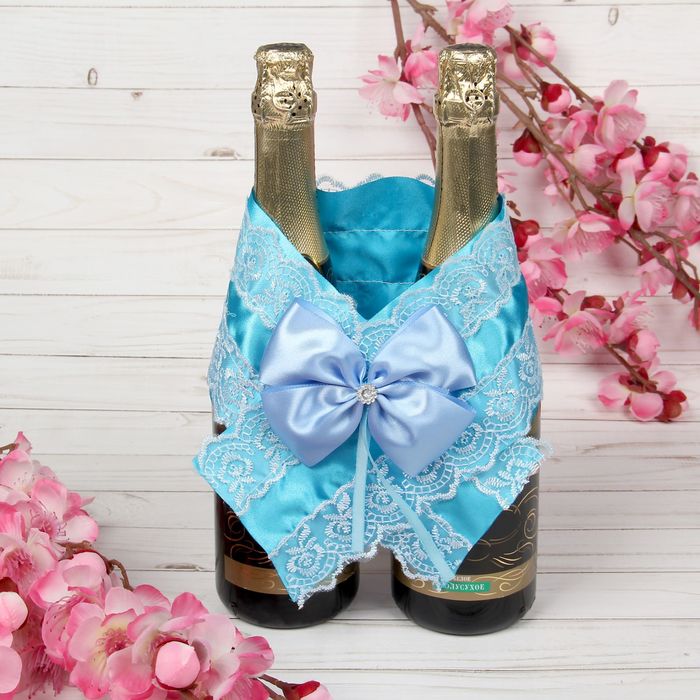 Одежда для шампанского "Бант кружевной свадебный", голубая