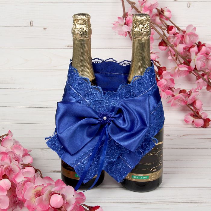 Одежда для шампанского "Бант кружевной свадебный", синяя