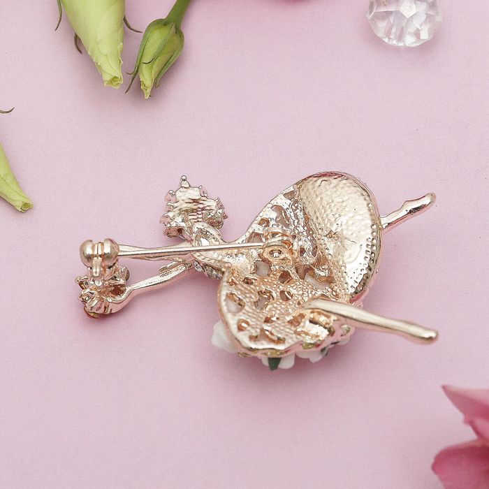 Брошь "Балерина в цветочной юбке", разноцветная в золоте