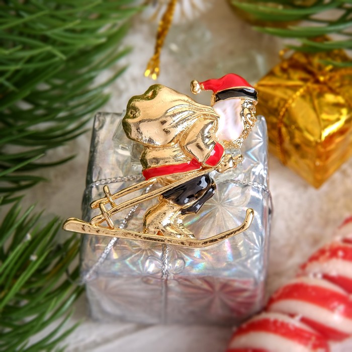 Брошь "Новогодняя сказка" Дед Мороз на лыжах, цветная в золоте