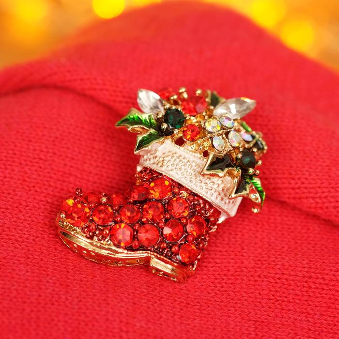 Брошь "Новогодняя сказка" волшебный сапожок, цветная в золоте