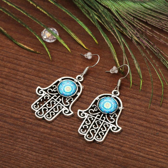 Серьги из стекла Candy рука хамса, цвет синий в чернёном серебре