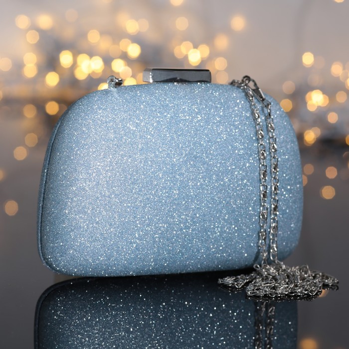 Клатч женский, отдел на фермуаре, длинная цепь, цвет голубой