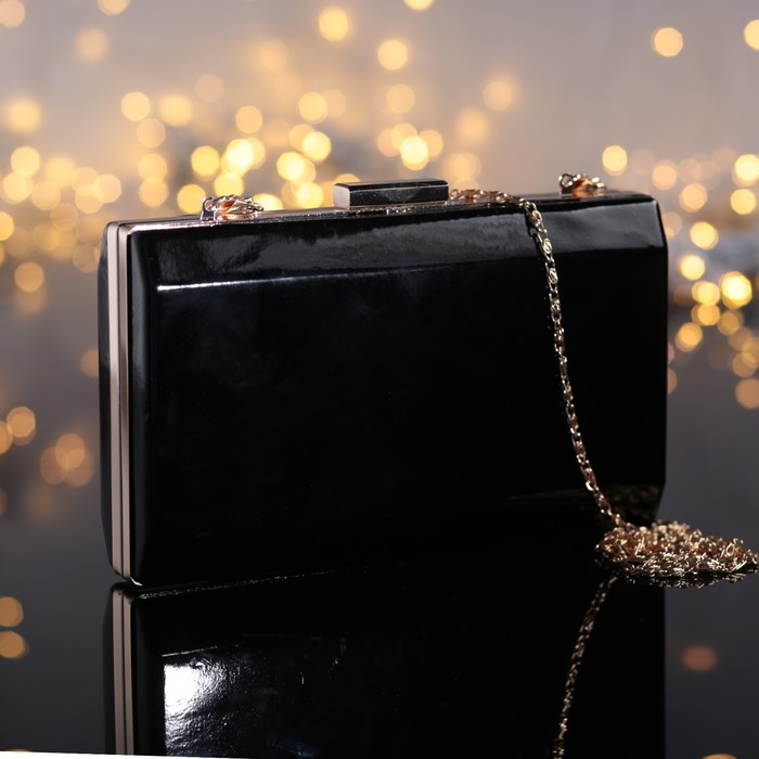 Клатч женский «Элегантность», отдел на рамке, длинная цепь, цвет чёрный