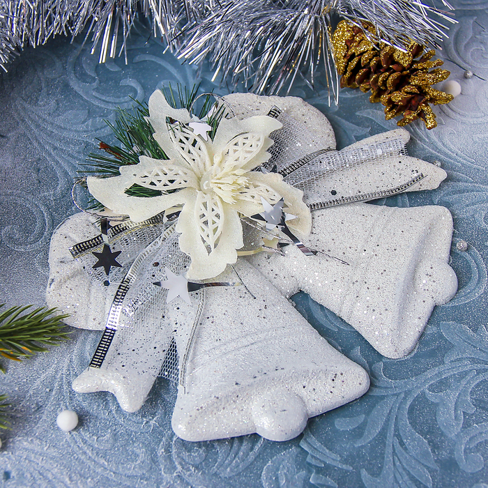 Украшение новогоднее "Белый перелив" колокольчики с серебристой лентой 19*13 см
