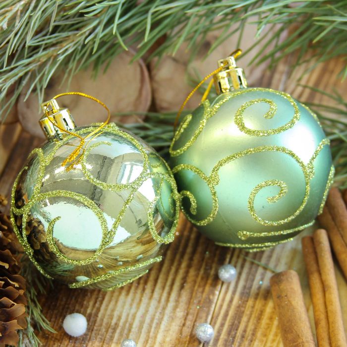 Новогодние шары "Завитки" (набор 8 шт.), зелёные