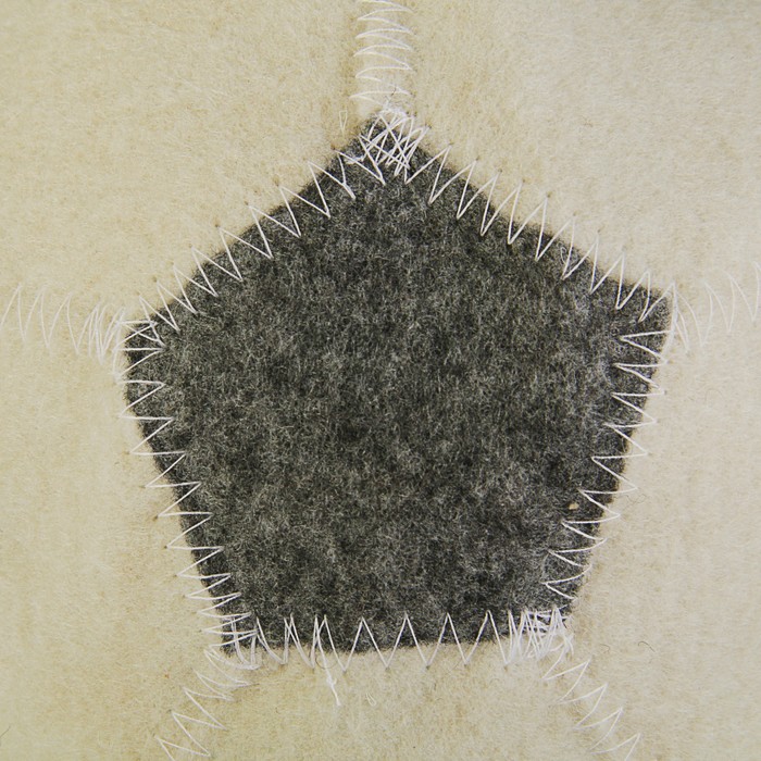 Банная шапка «Футбольный мяч», войлок, бело-серая