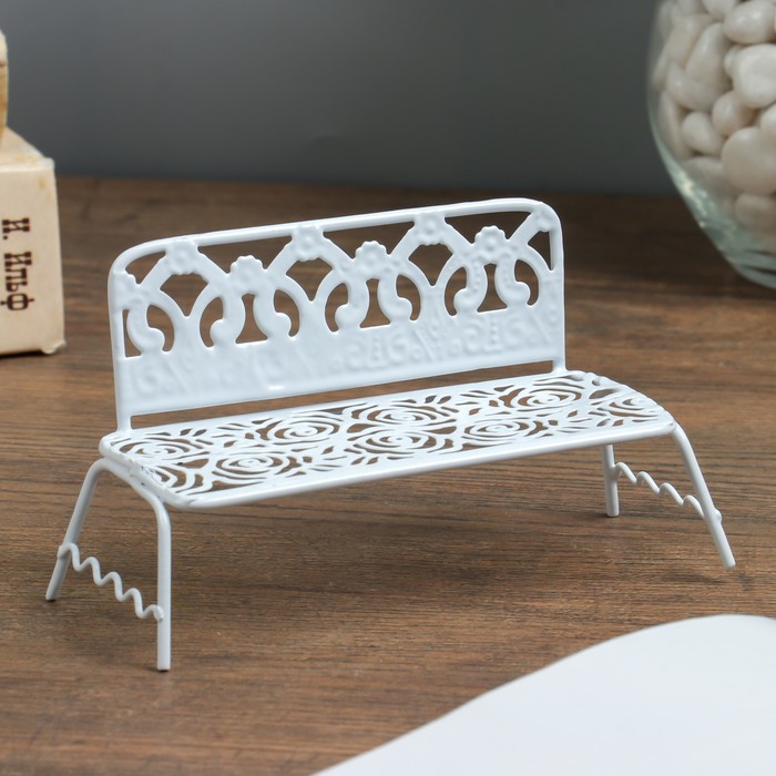 Сувенир металл "Скамеечка с розами" белая 7х12х5,5 см