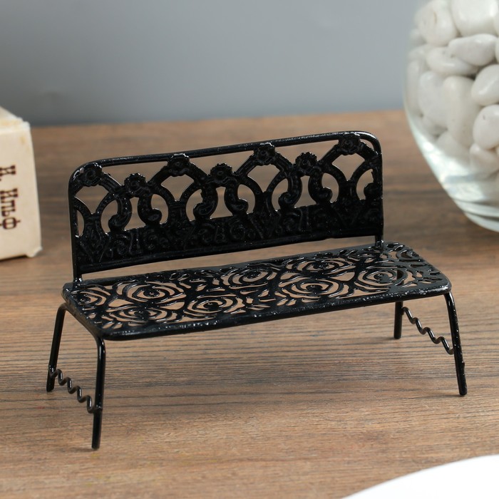 Сувенир металл "Скамеечка с розами" чёрная 7х12х5,5 см