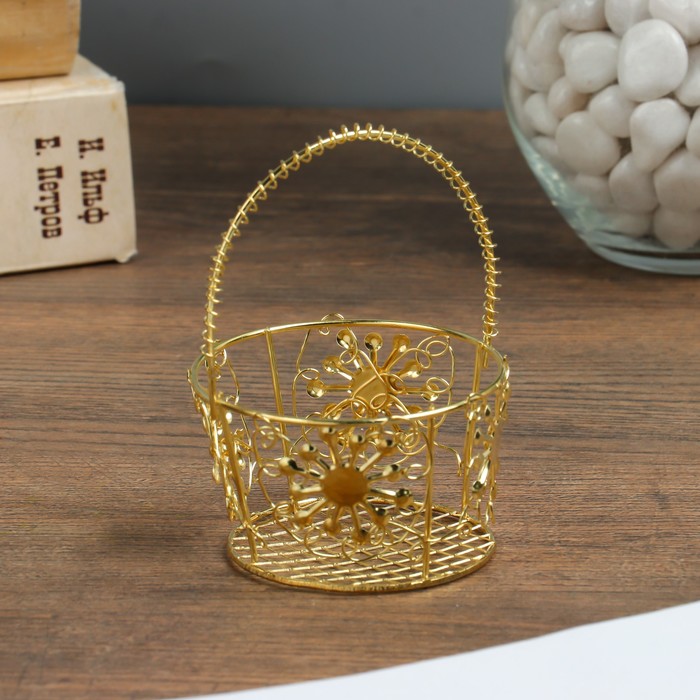 Сувенир металл "Золотая корзинка" 9,5х6,5х6,5 см