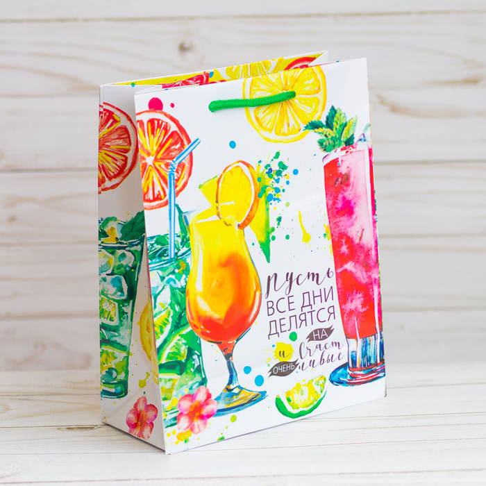 Пакет ламинированный вертикальный «Очень счастливые дни», MS 18 × 23 × 8 см