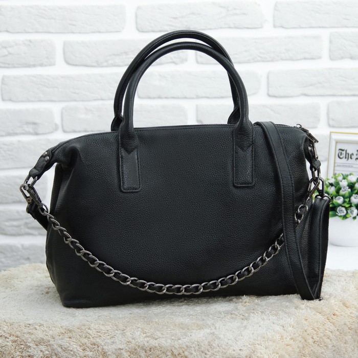 Сумка женская, отдел с перегородкой на молнии, наружный карман, длинный ремень, цвет чёрный