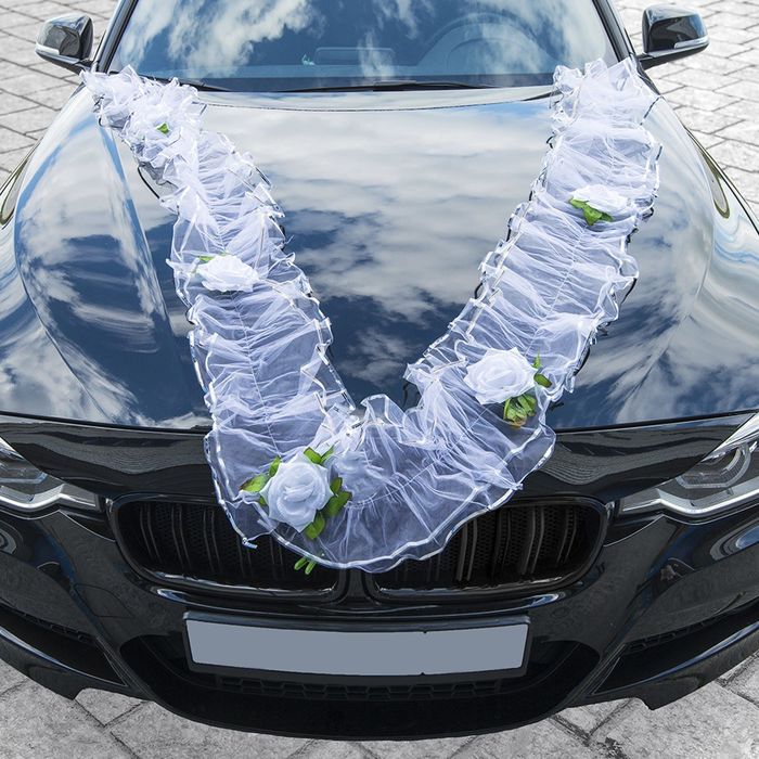 Украшение на капот "Лента волнистая с цветами", белый с золотой каёмкой