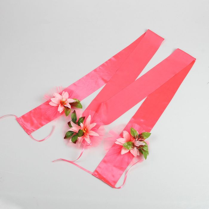 Украшение на капот "2 ленты с цветами", розовое