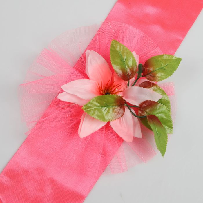 Украшение на капот "2 ленты с цветами", розовое