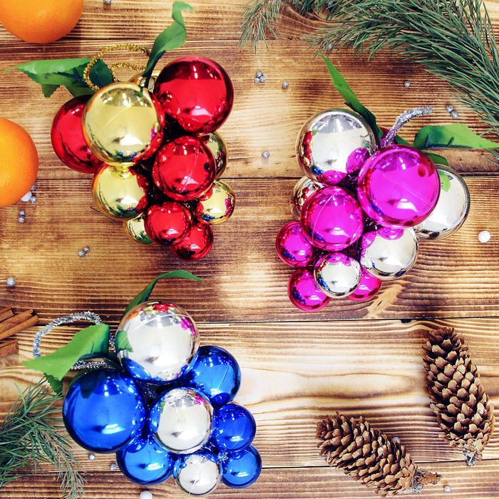 Украшение ёлочное "Виноградная гроздь" двухцветная 11 см, микс