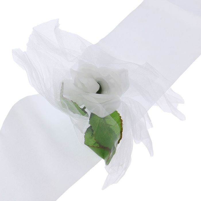 Украшение на капот "Сердце и 3 ленты", белое