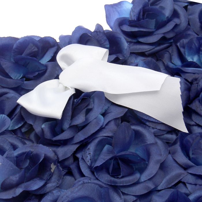 Украшение на капот и радиатор "Два сердца с фатиновой лентой", белый/синий