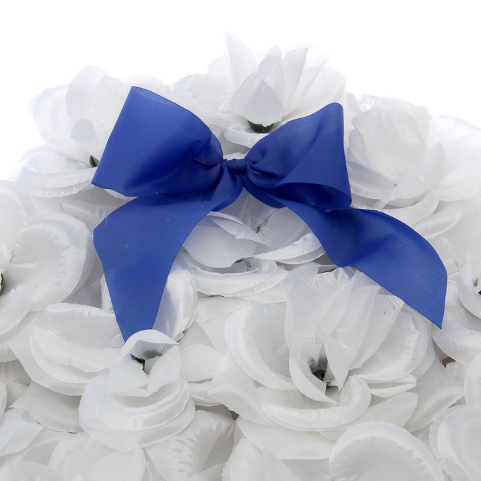 Украшение на капот и радиатор "Два сердца с фатиновой лентой", белый/синий